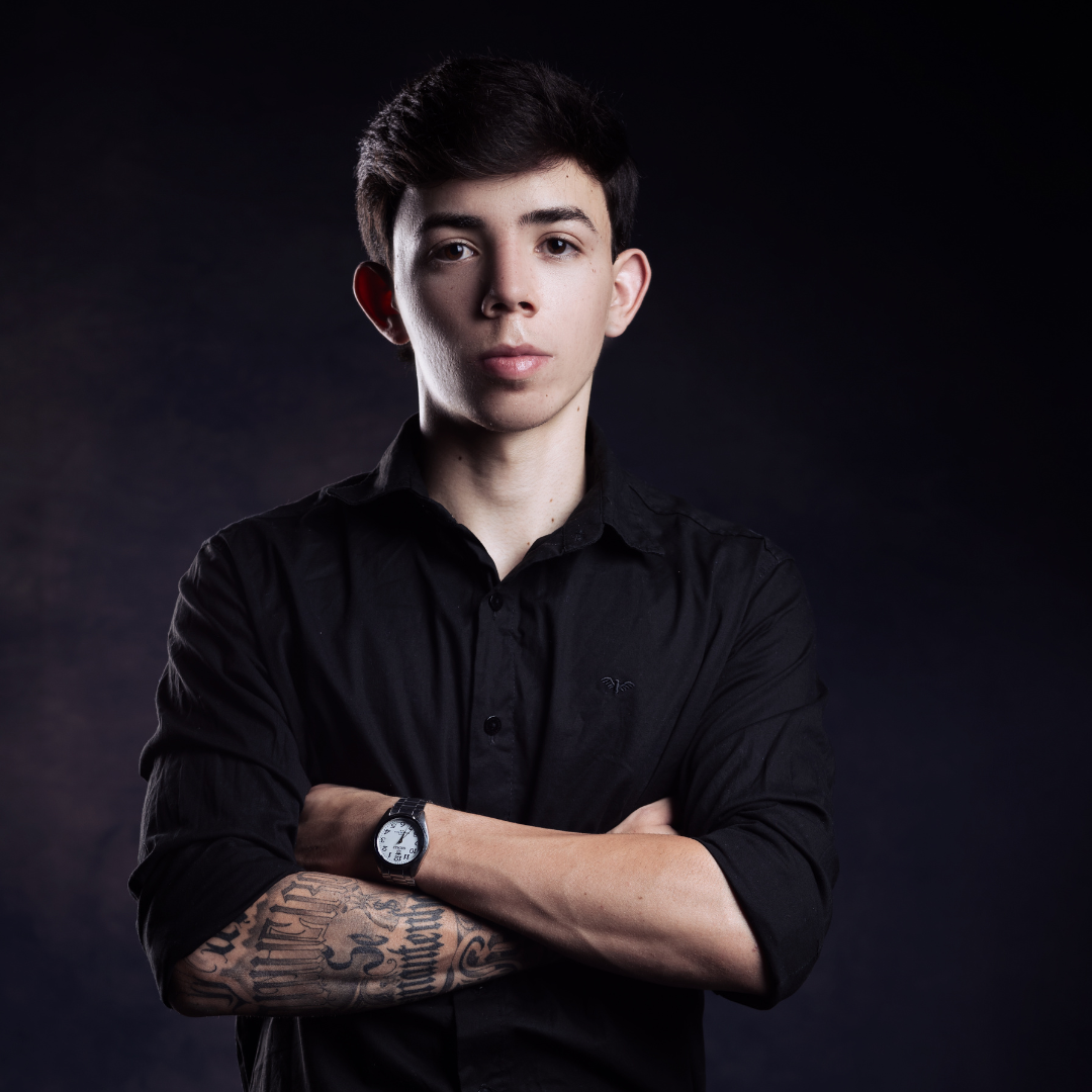 Educador do Método N1 em ambiente de barbearia